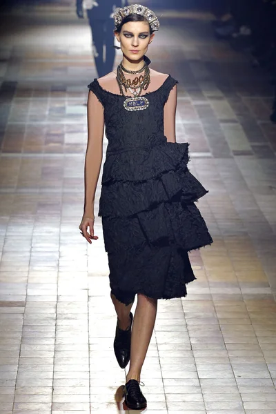 Look 1